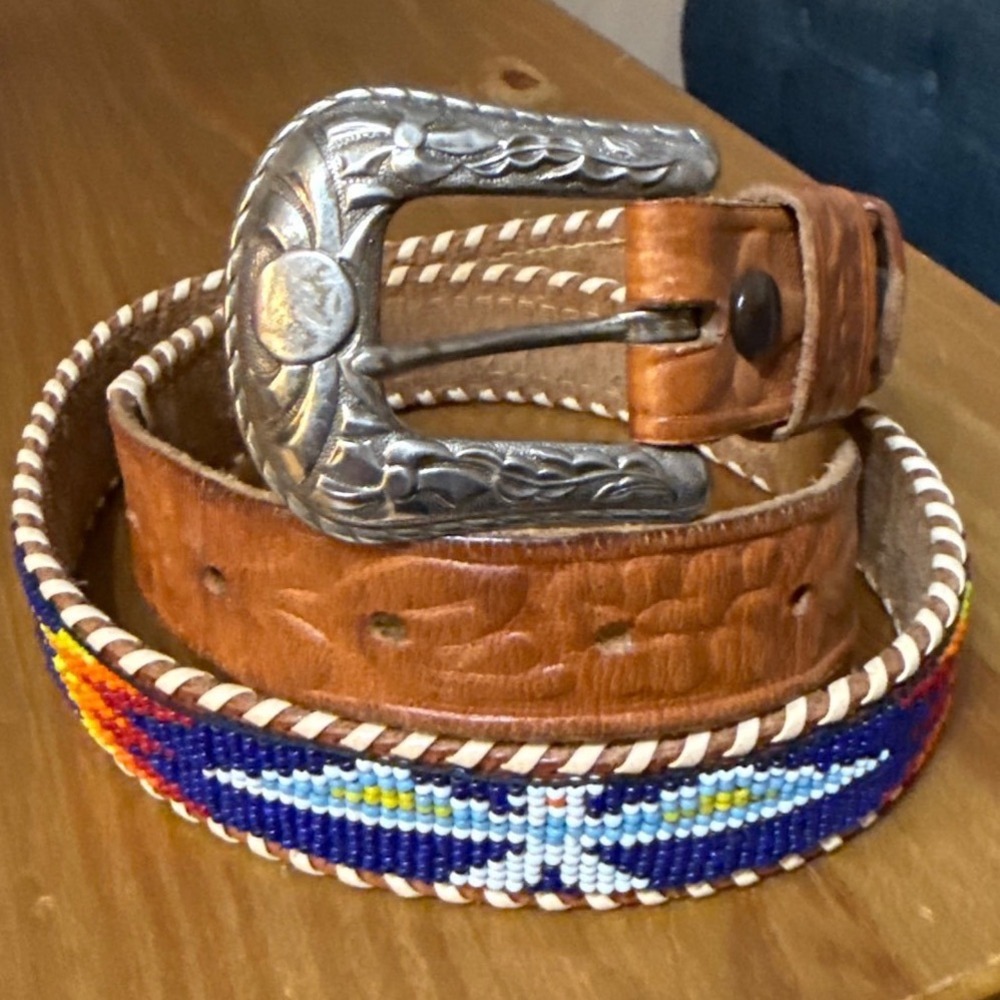 Vintage Beaded Western‎ Floral Embossed Leather Belt Size 30 Whipstitch Buckle